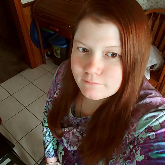 Meet your Posher, Taylor - Picture 1 of 1